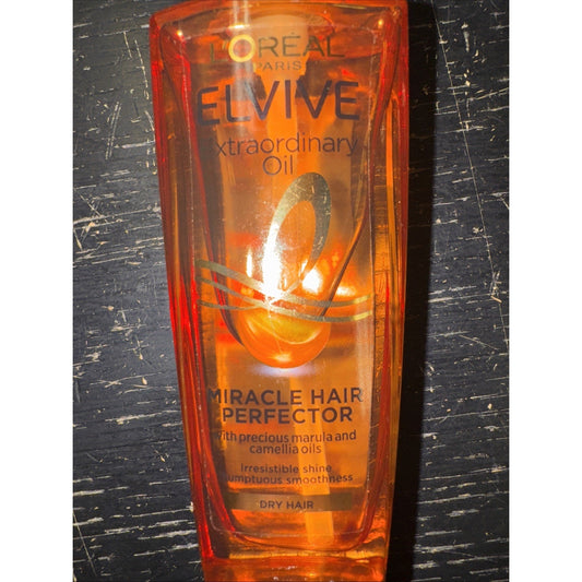 L’Oreal Paris Elvive Extraordinary Oil Hair Serum bottle with marula and camellia oils for dry hair care