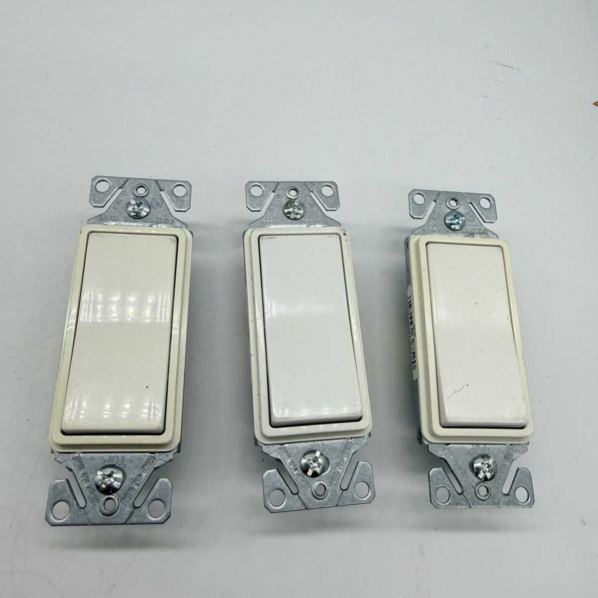 Lot of 3 Eaton Cooper 7501W 15A Single Pole Decorator Rocker Switches White