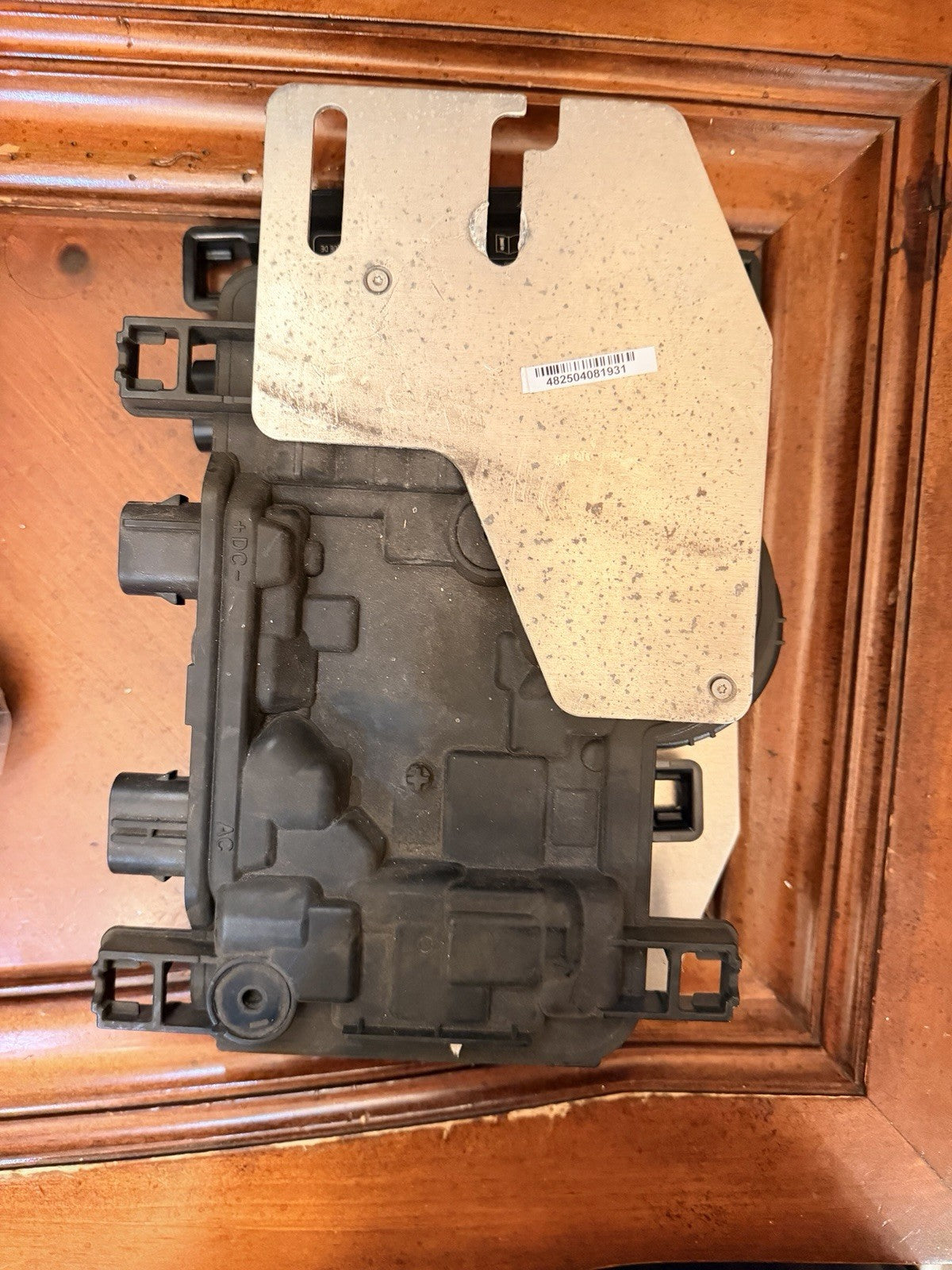 Enphase IQ7+ Solar Microinverter 208/240V 290VA with Mounting Bracket