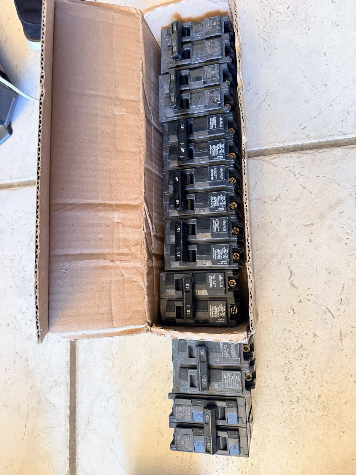 Lot of 8 Siemens Q240 40 Amp 2-Pole Circuit Breakers Type QP 120/240V