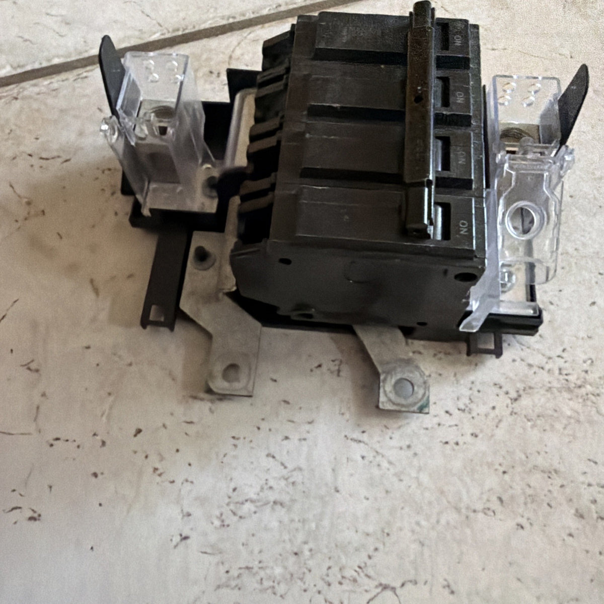 GE THQMV200D 200 Amp 2-Pole Bolt-On Main Circuit Breaker Kit PowerMark Gold