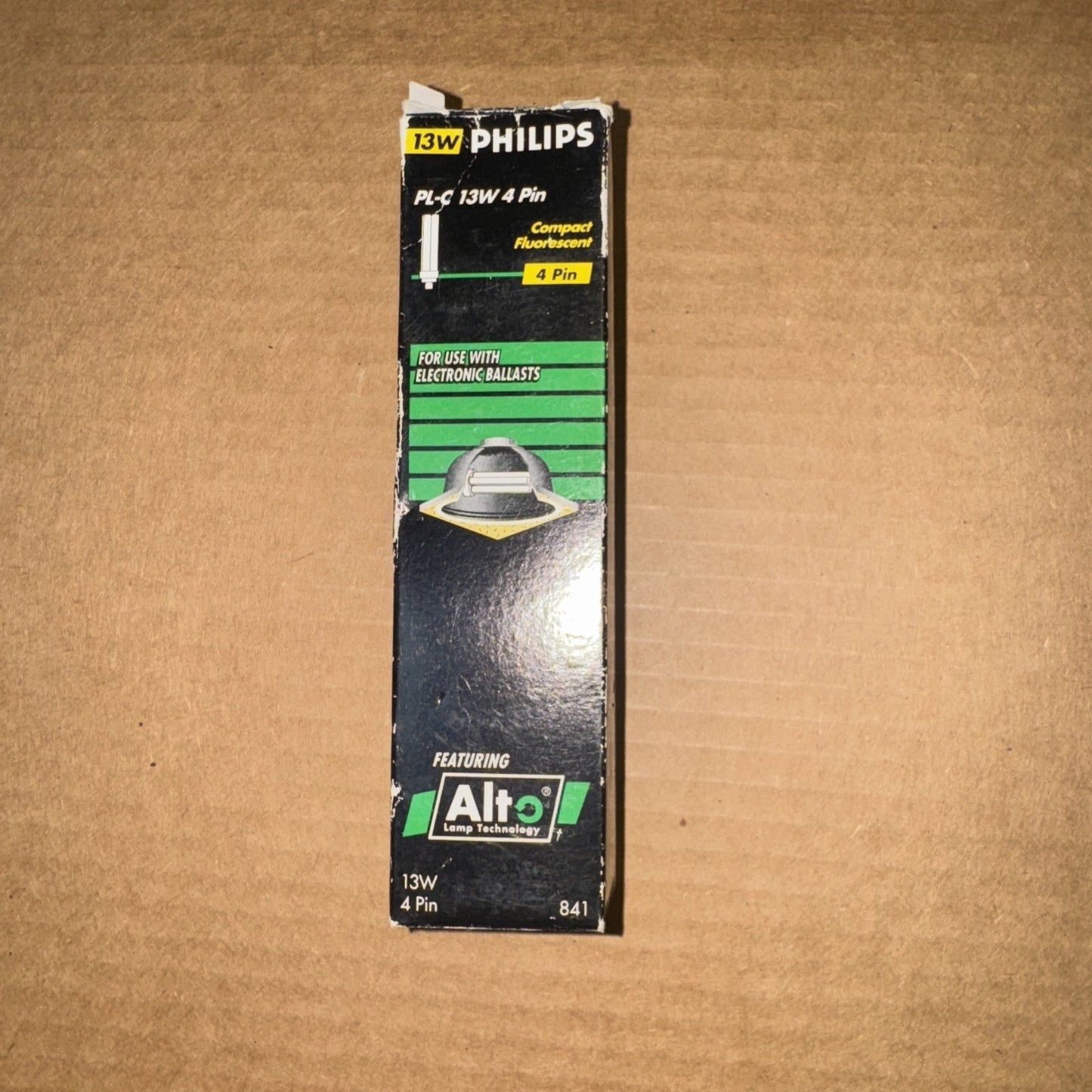 PHILIPS PL-C 13W 4-pin compact fluorescent bulb packaging with Alto lamp technology branding on box front