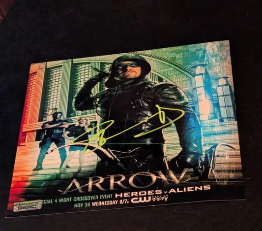 Stephen Amell autographed "Arrow"  8x10 photo with coa