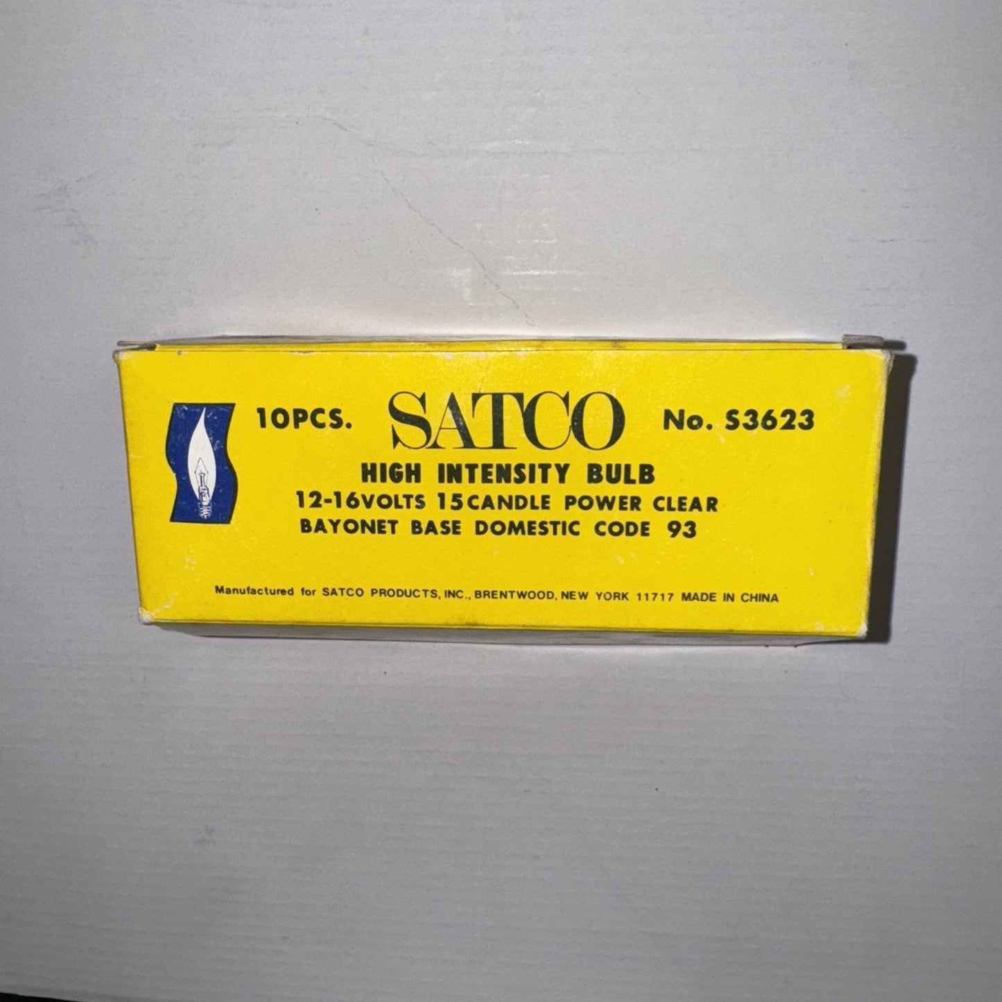Yellow box of 10 Satco No. S3623 high intensity clear bulbs with bayonet base for 12-16 volt systems