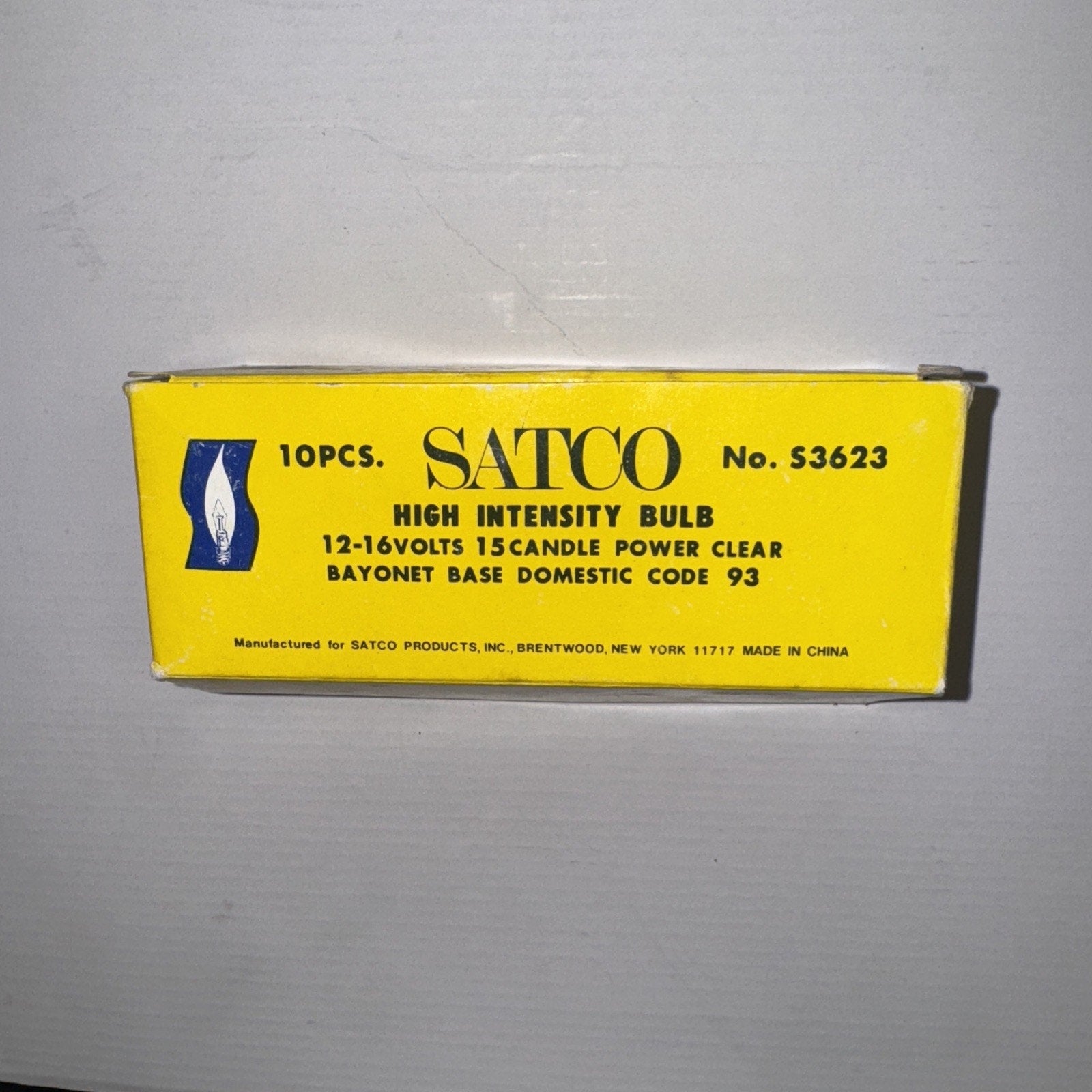 Yellow box of 10 Satco No. S3623 high intensity clear bulbs with bayonet base for 12-16 volt systems