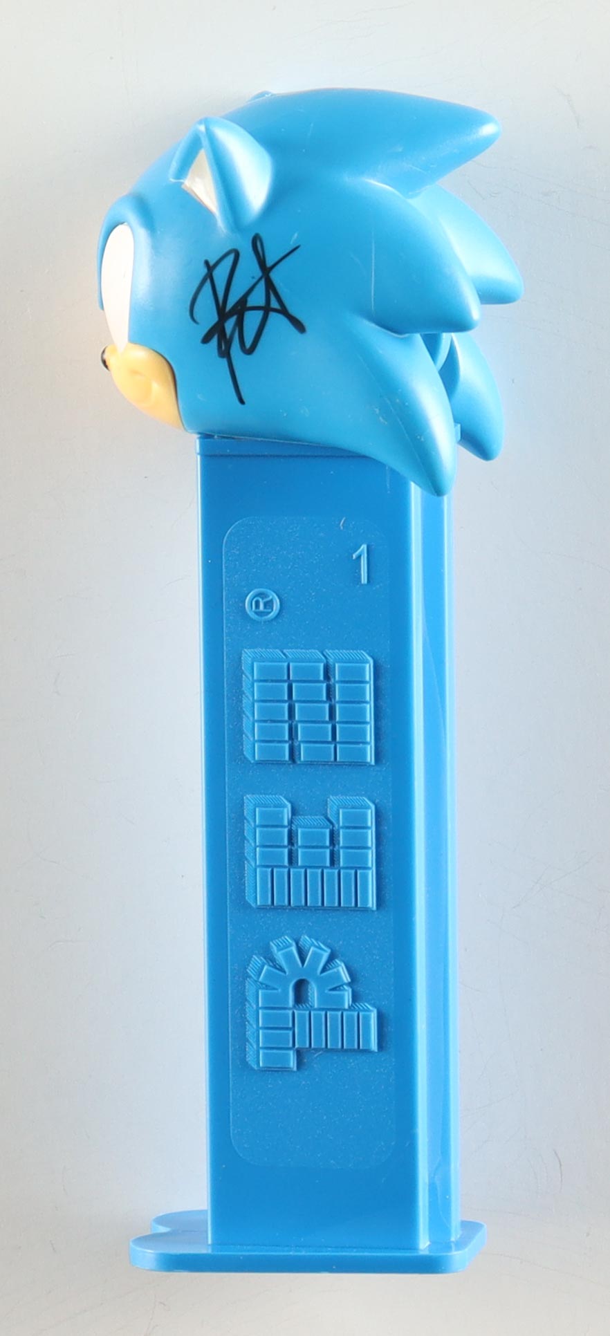 Roger Craig Smith signed Sonic the Hedgehog blue PEZ dispenser with character head and JSA witnessed authentication