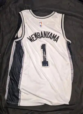 Victor Wembanyama autographed jersey with coa