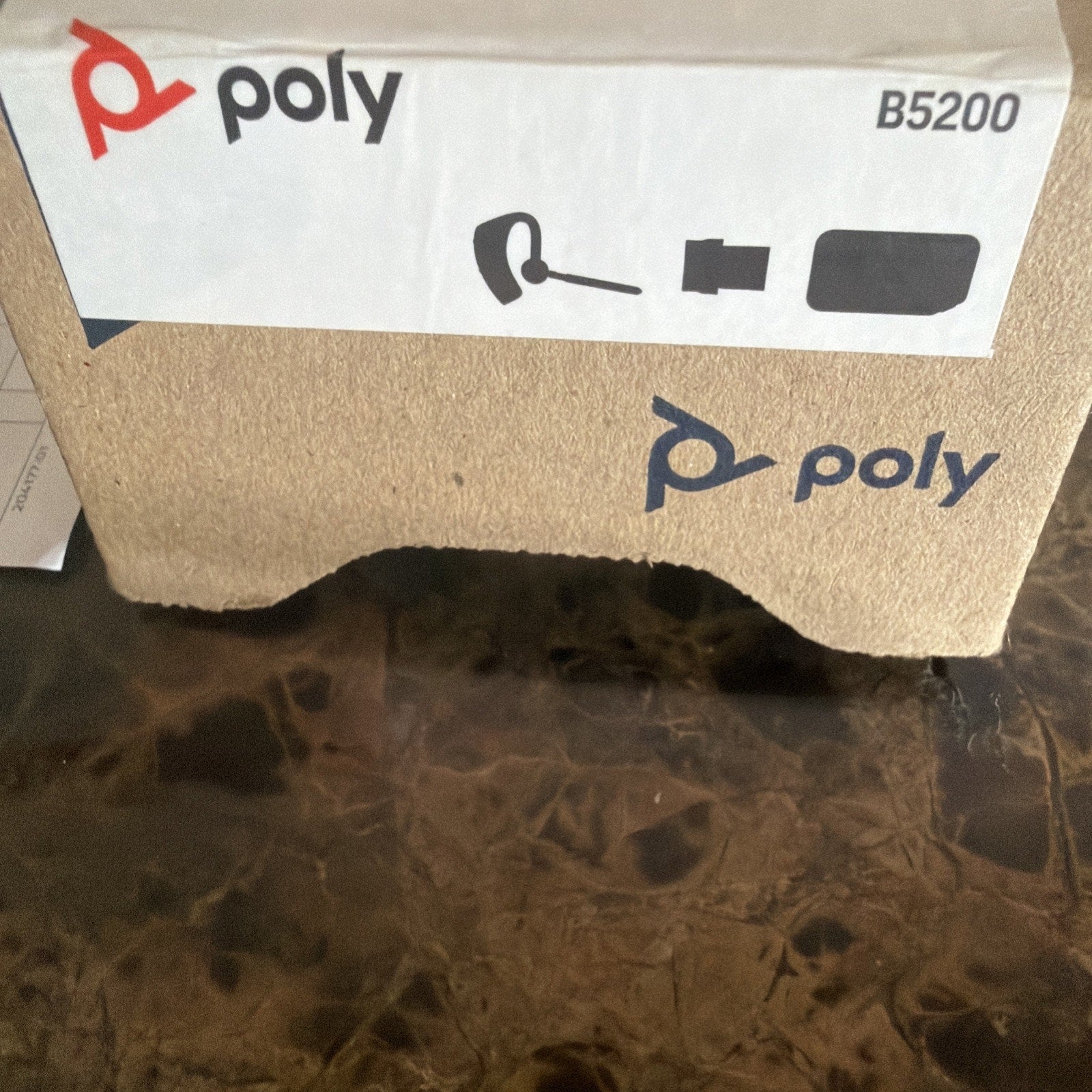 Poly Voyager 5200 UC Bluetooth Headset POTE16 NEAR MINT CONDITION