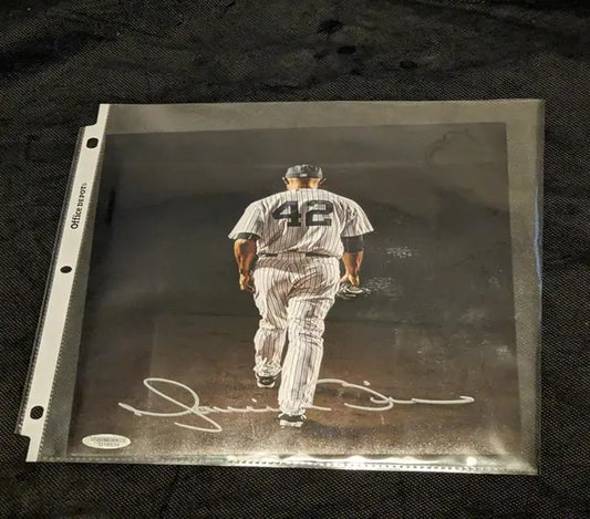 MARIANO RIVERA NY YANKEES SIGNED 8x10 PHOTO LAST TO WEAR #42 COA