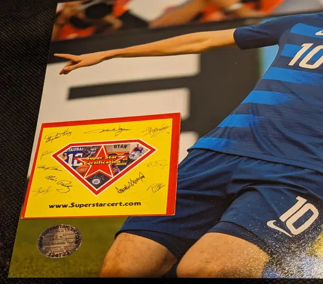 Team USA Christian Pulisic Signed 8x10 Photograph with coa