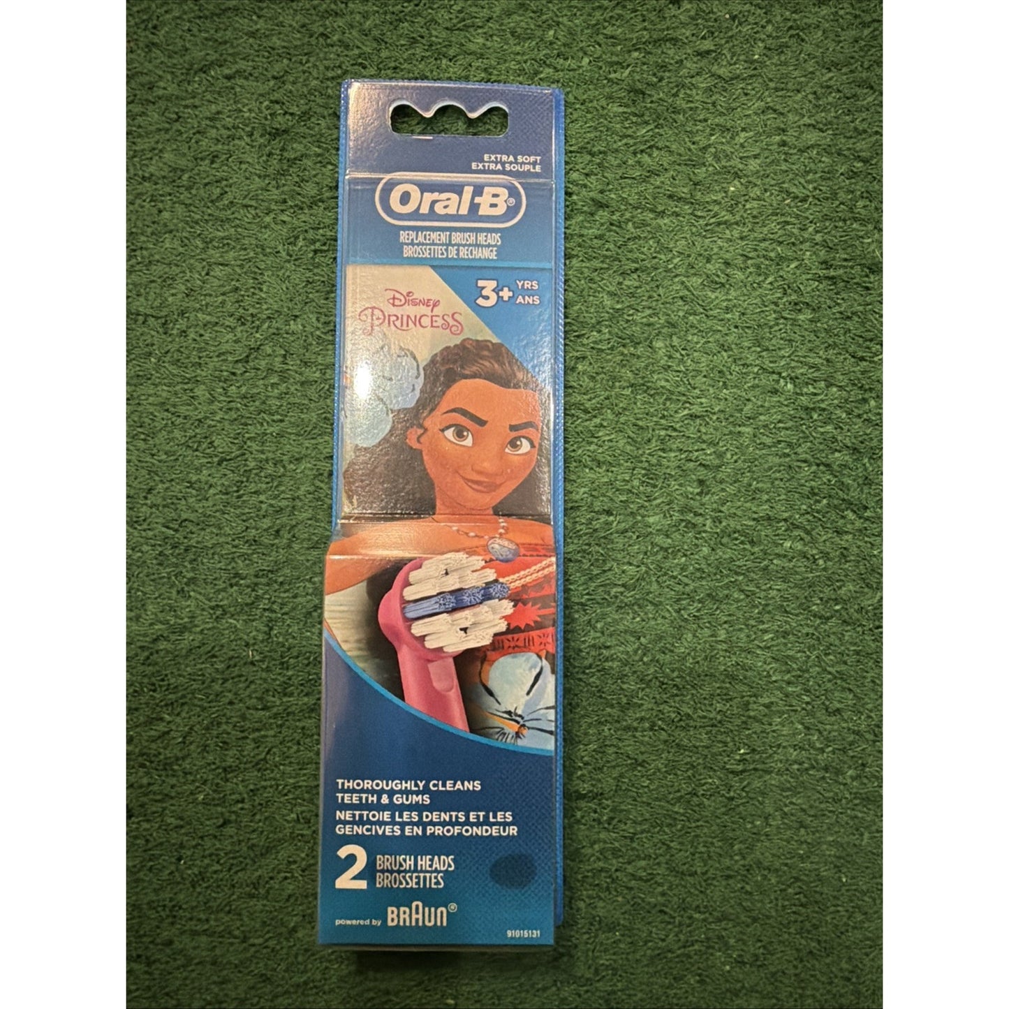 Blue and pink Oral-B replacement brush heads packaging featuring a Disney Princess character, designed for children aged 3 and older, with extra soft bristles for gentle teeth and gum cleaning.