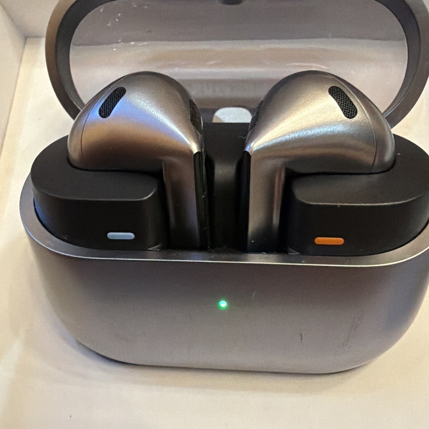 Samsung Galaxy Buds3 SM-R530 True Wireless Bluetooth Earbuds Silver — Image 3