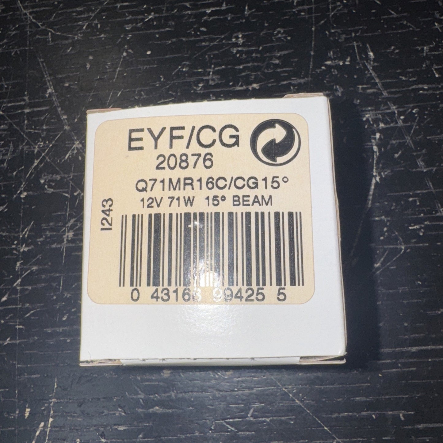 Box label for General Electric Q71MR16C/CG15 12V 71W MR16 bulb with 15 degree beam angle barcode visible