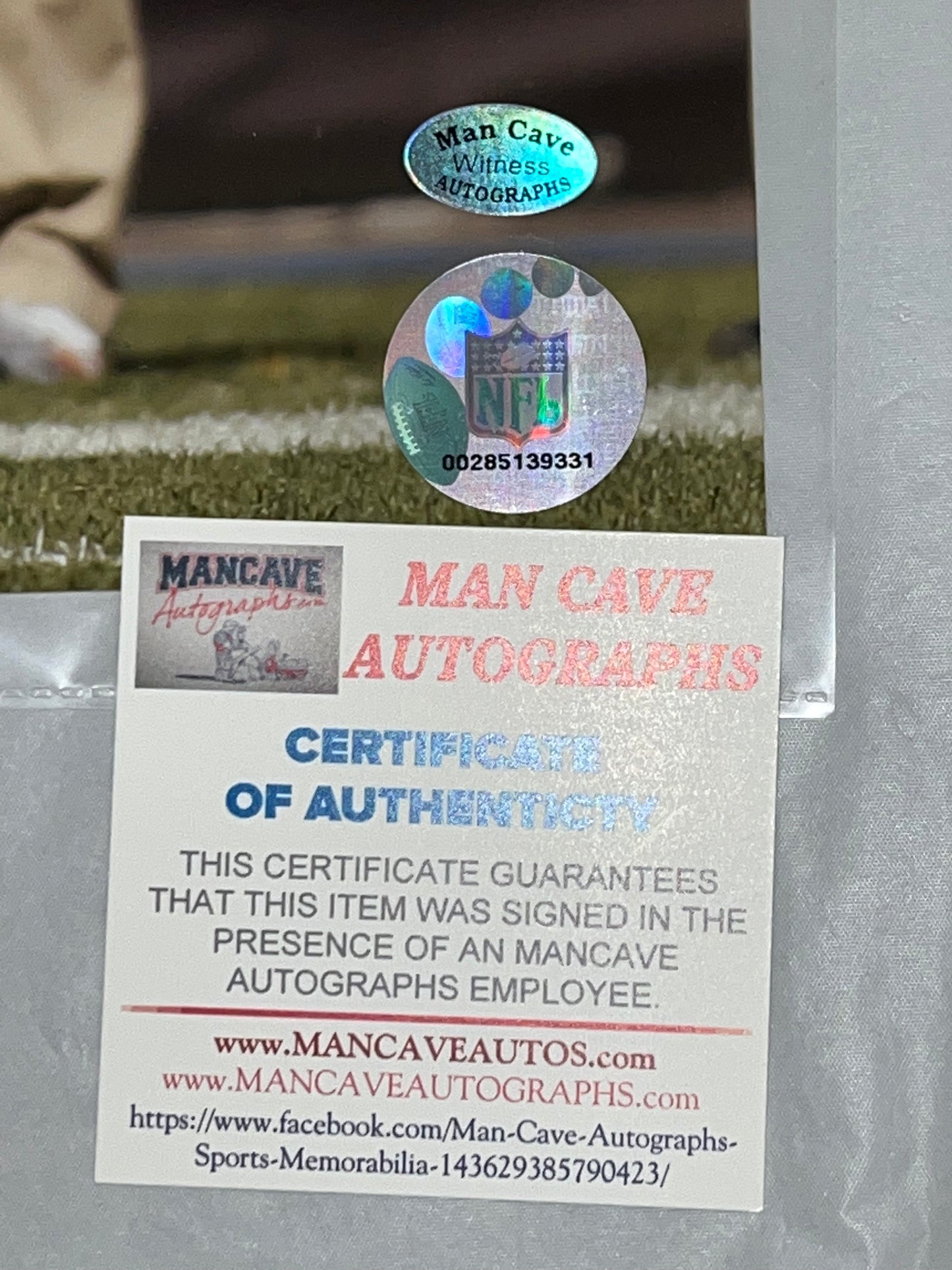 Certificate of authenticity for Kellen Winslow Jr. Cleveland Browns autographed 8x10 photo with NFL hologram sticker