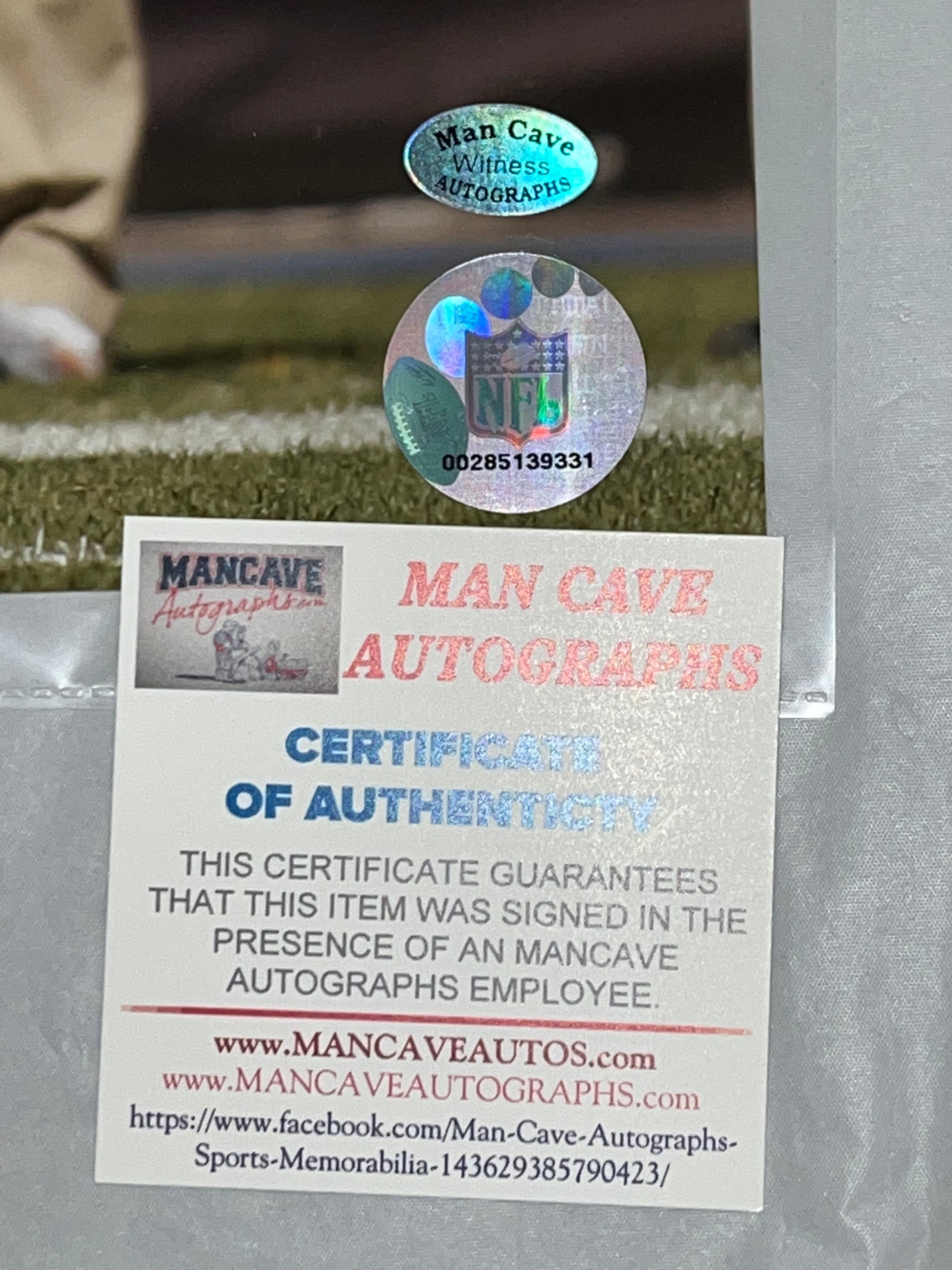 Certificate of authenticity for Kellen Winslow Jr. Cleveland Browns autographed 8x10 photo with NFL hologram sticker