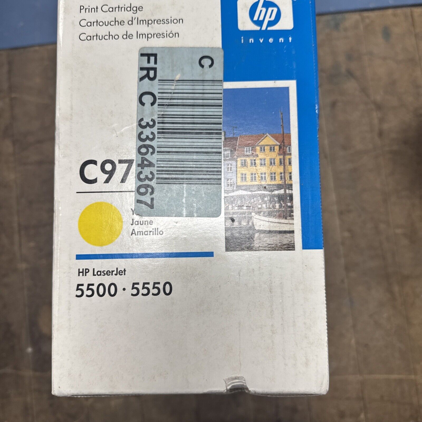 HP C9732A yellow print cartridge box for LaserJet 5500 and 5550 printers showing label and product details