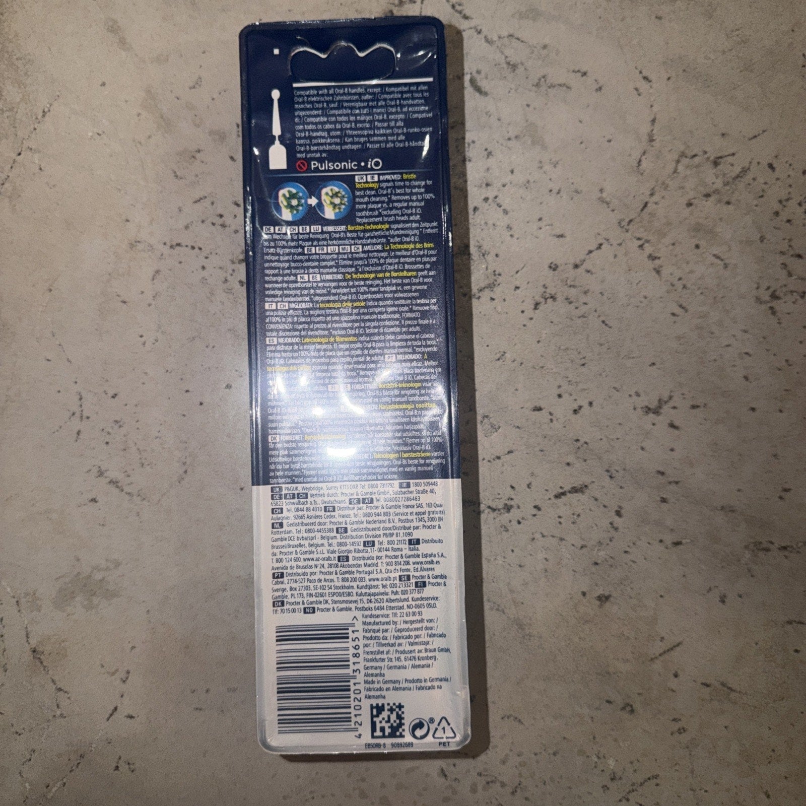 Oral-B Cross Action Electric Toothbrush Replacement Brush Heads - Pack of 8 — Image 2