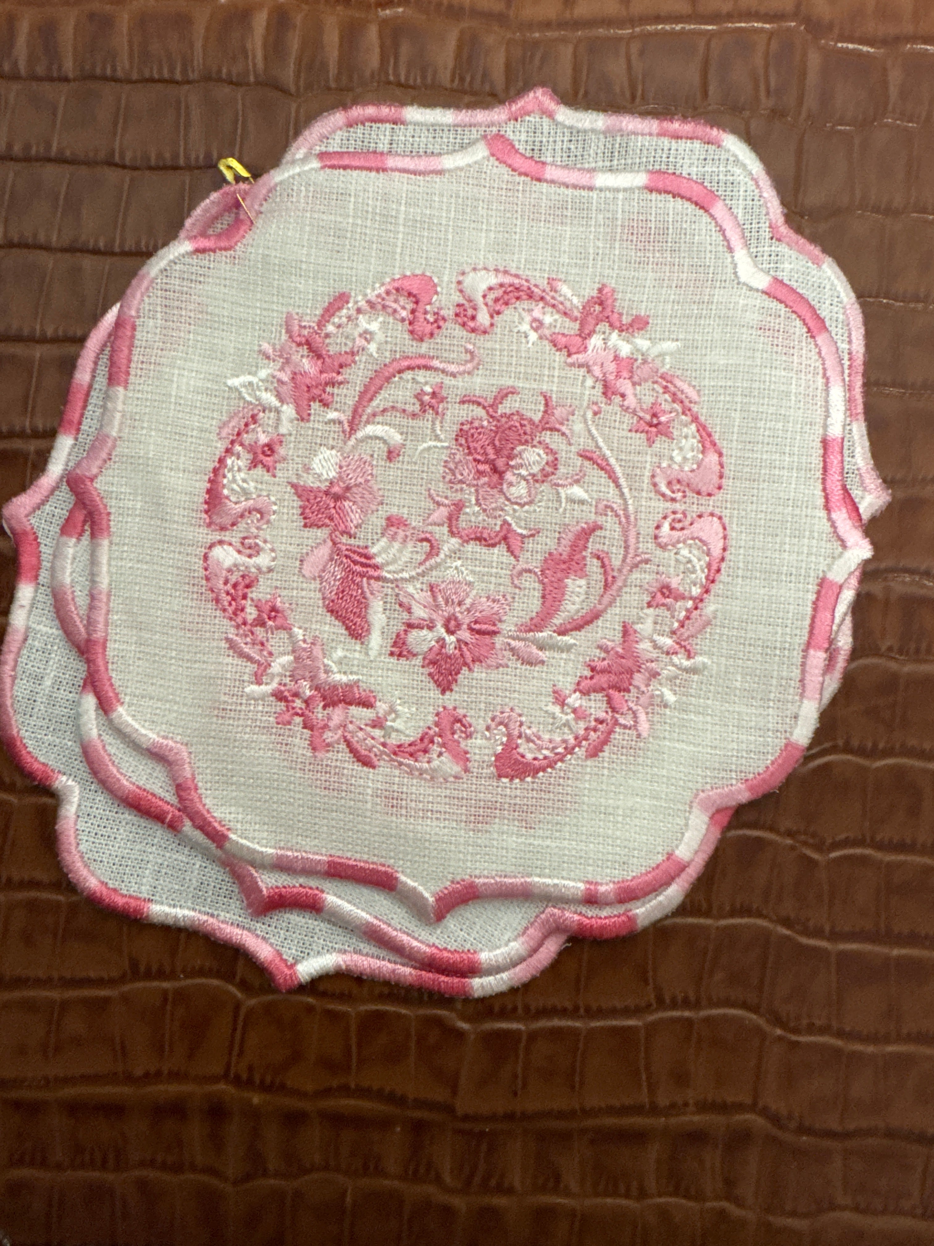 LUXE HOME COLLECTION EMBROIDERY LINEN NAPKIN SET OF 4 - Price Is Right Miami