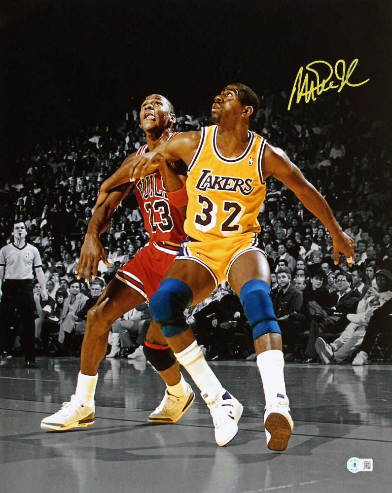 Magic Johnson Signed 16x20 Photo (Beckett)