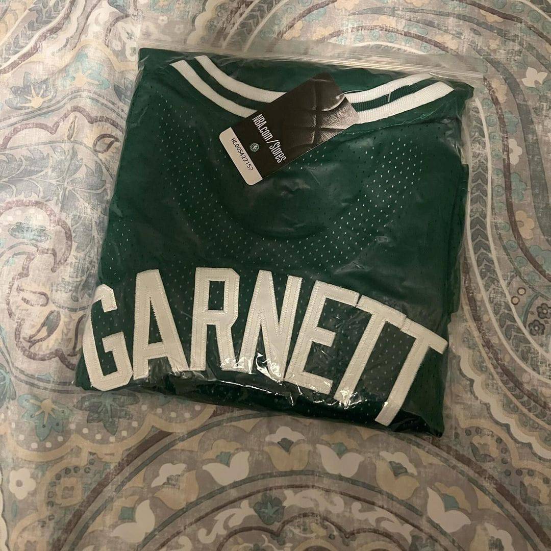 Autographed Boston Celtics Kevin Garnett Hardwood Classic - Price Is Right Miami