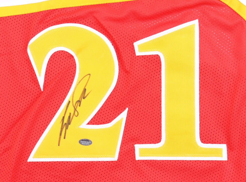 Dominique Wilkins Signed Jersey (Schwartz) (view 2)