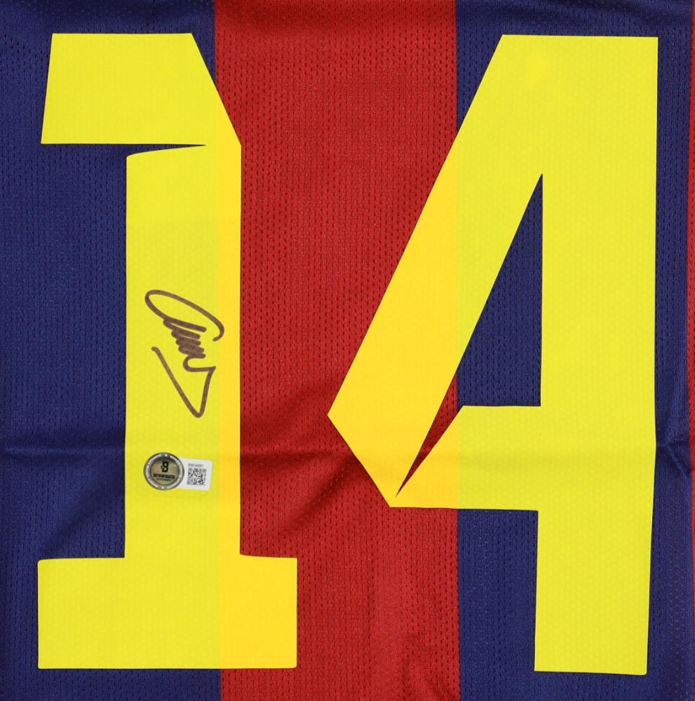 Javier Mascherano Signed Barcelona Jersey (Beckett) (view 2)