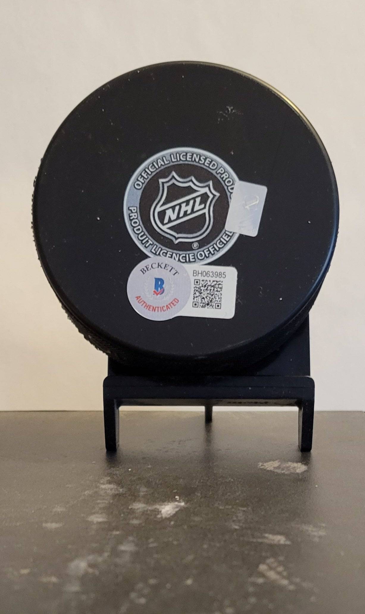 Lee Stempniak New Jersey Devils Autographed Hockey Puck Beckett Hologram - Price Is Right Miami