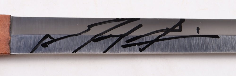 Mel Gibson Signed Braveheart Replica Sword (Beckett), Autographed Memorabilia (view 2)