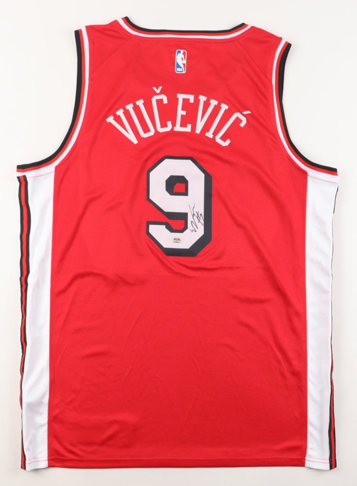 Nikola Vucevic Signed Nike Jersey (PSA) (view 3)