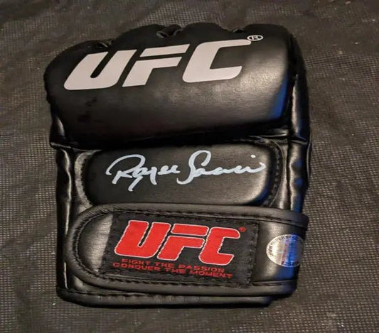 Royce Gracie SIgned UFC Glove with coa - Price Is Right Miami