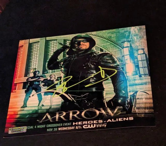 Stephen Amell autographed "Arrow"  8x10 photo with coa - Price Is Right Miami