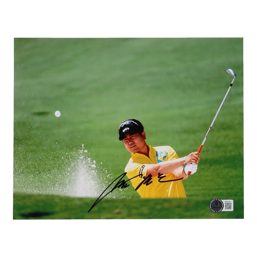 Y.E. Yang Signed 8x10 Photo (Beckett) - Price Is Right Miami