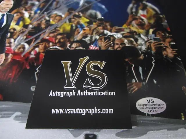Zinedine Zidane Signed Torch 8x10 Photo W/Coa (view 2)