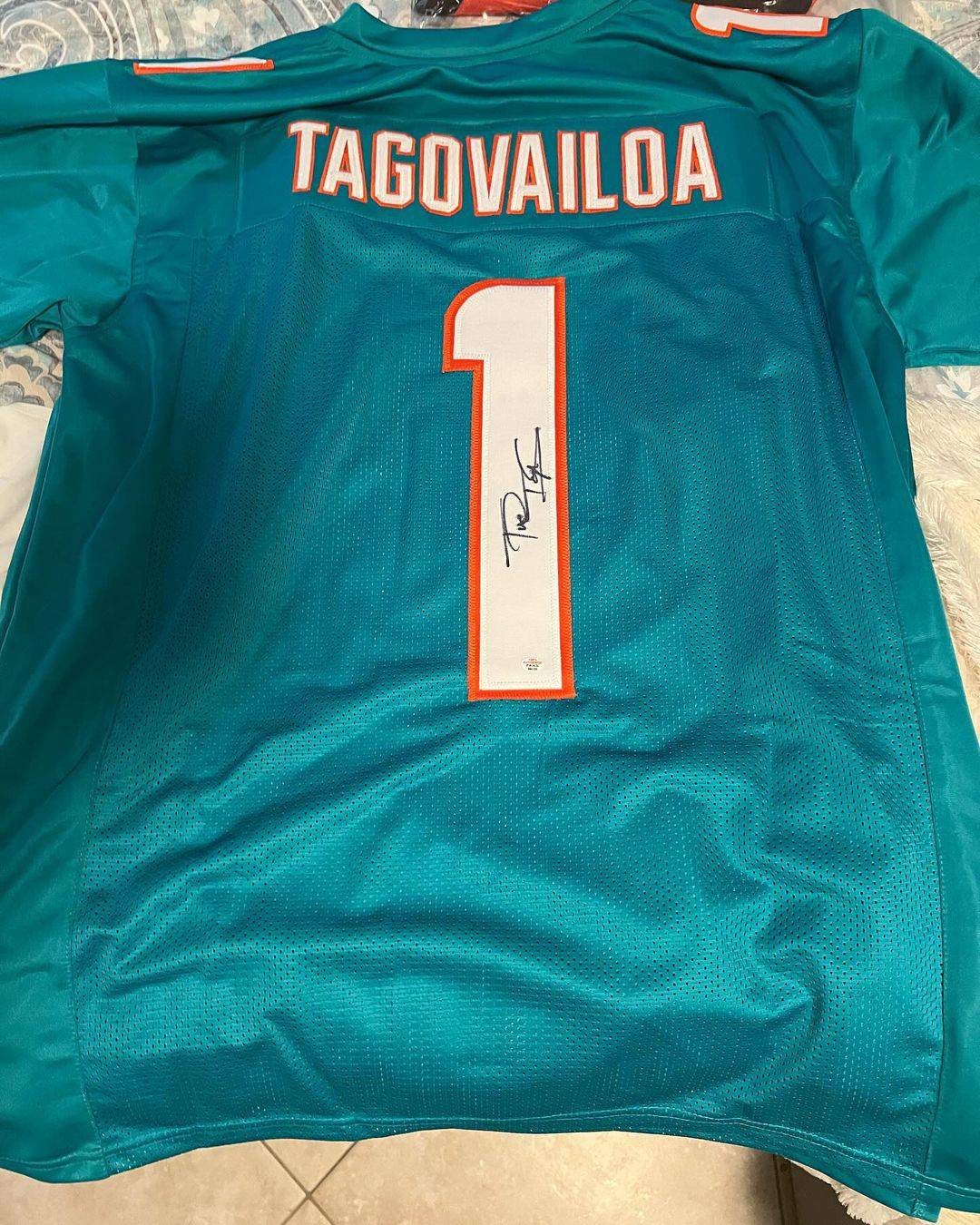 Autographed Tua Tagovailoa Miami Dolphins Jersey (view 2)
