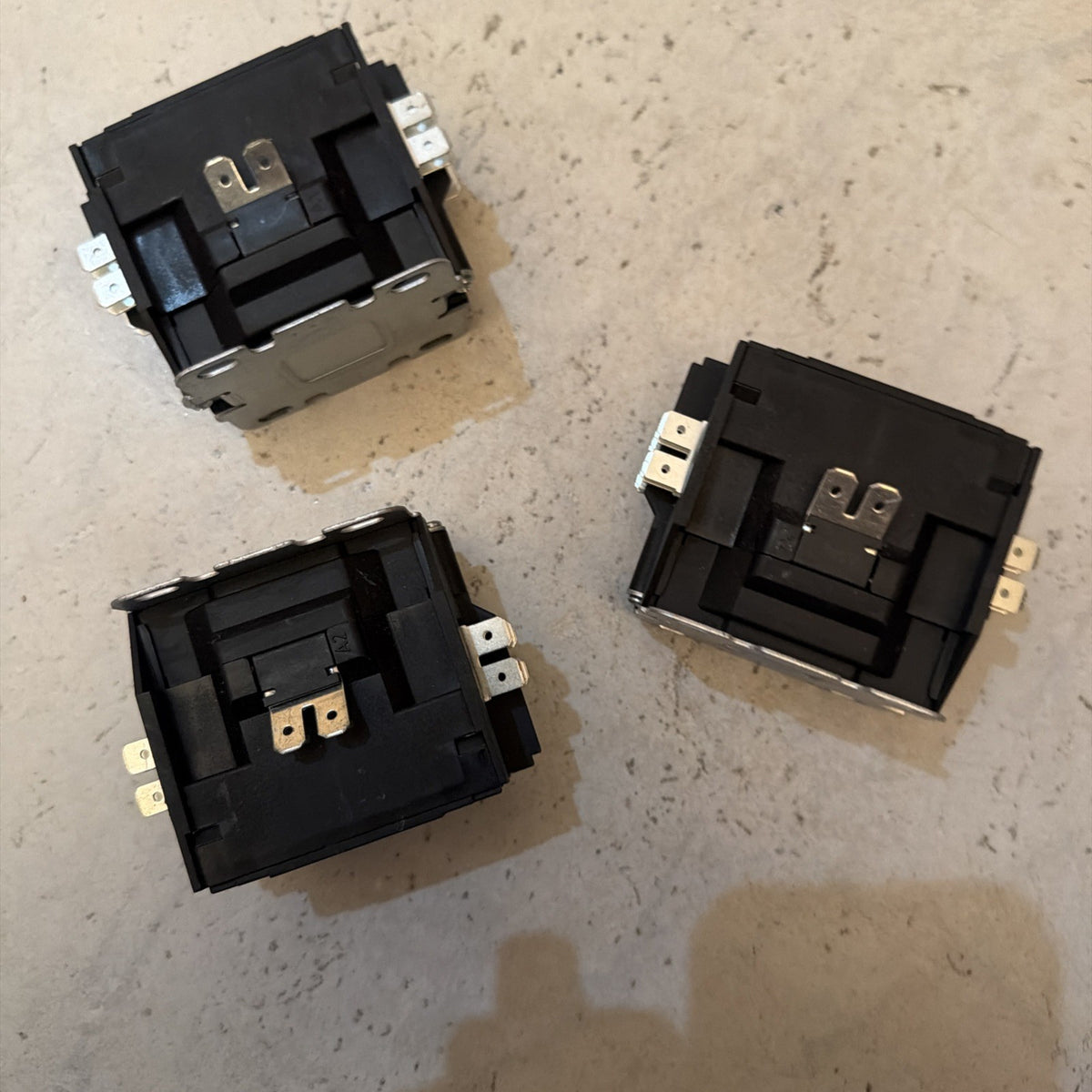Lot of 3 Eaton C25 Definite Purpose Contactors 2-Pole 24V Coil C25BNF240T C25BNB220T