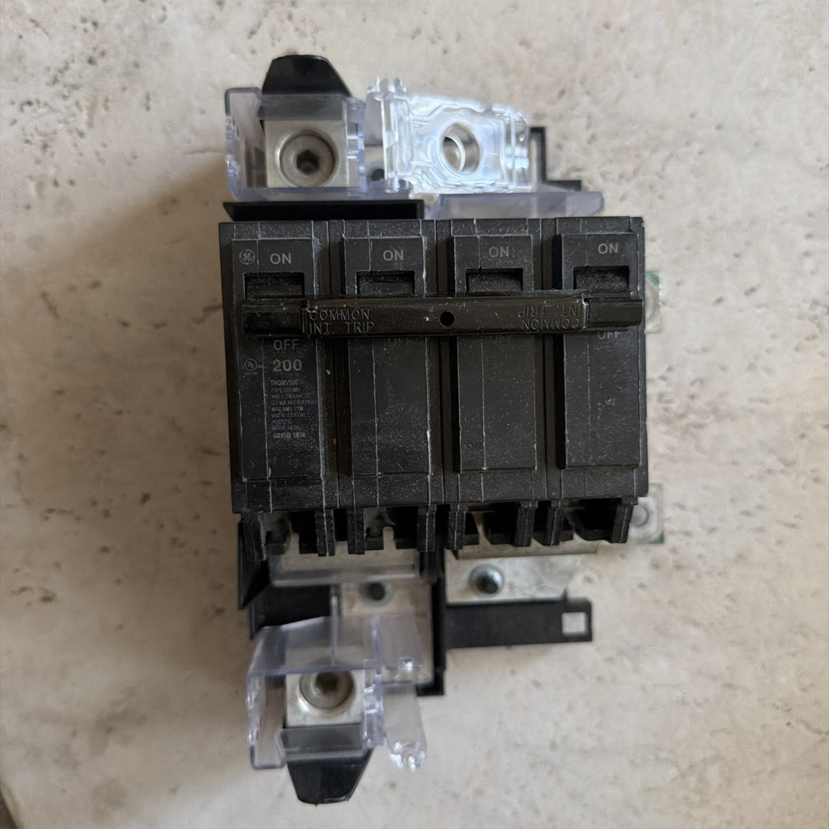 GE THQMV200D 200 Amp 2-Pole Bolt-On Main Circuit Breaker Kit PowerMark Gold
