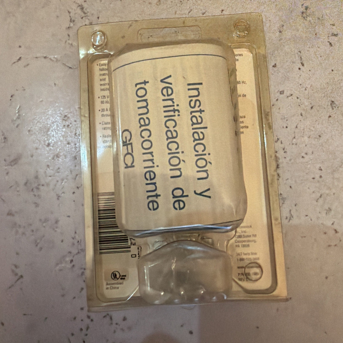 Lutron Claro 15A GFCI Duplex Receptacle Almond GFR5252ALM - New Old Stock