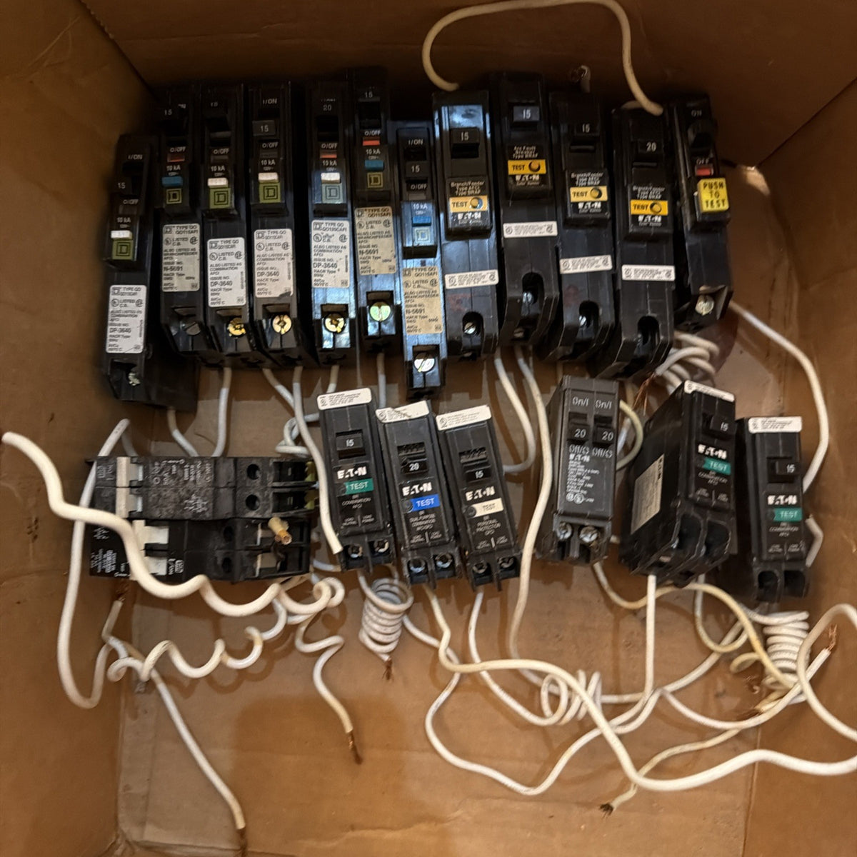 Bulk Lot of 22 AFCI GFCI Circuit Breakers Mix Eaton Square D QO 15A 20A