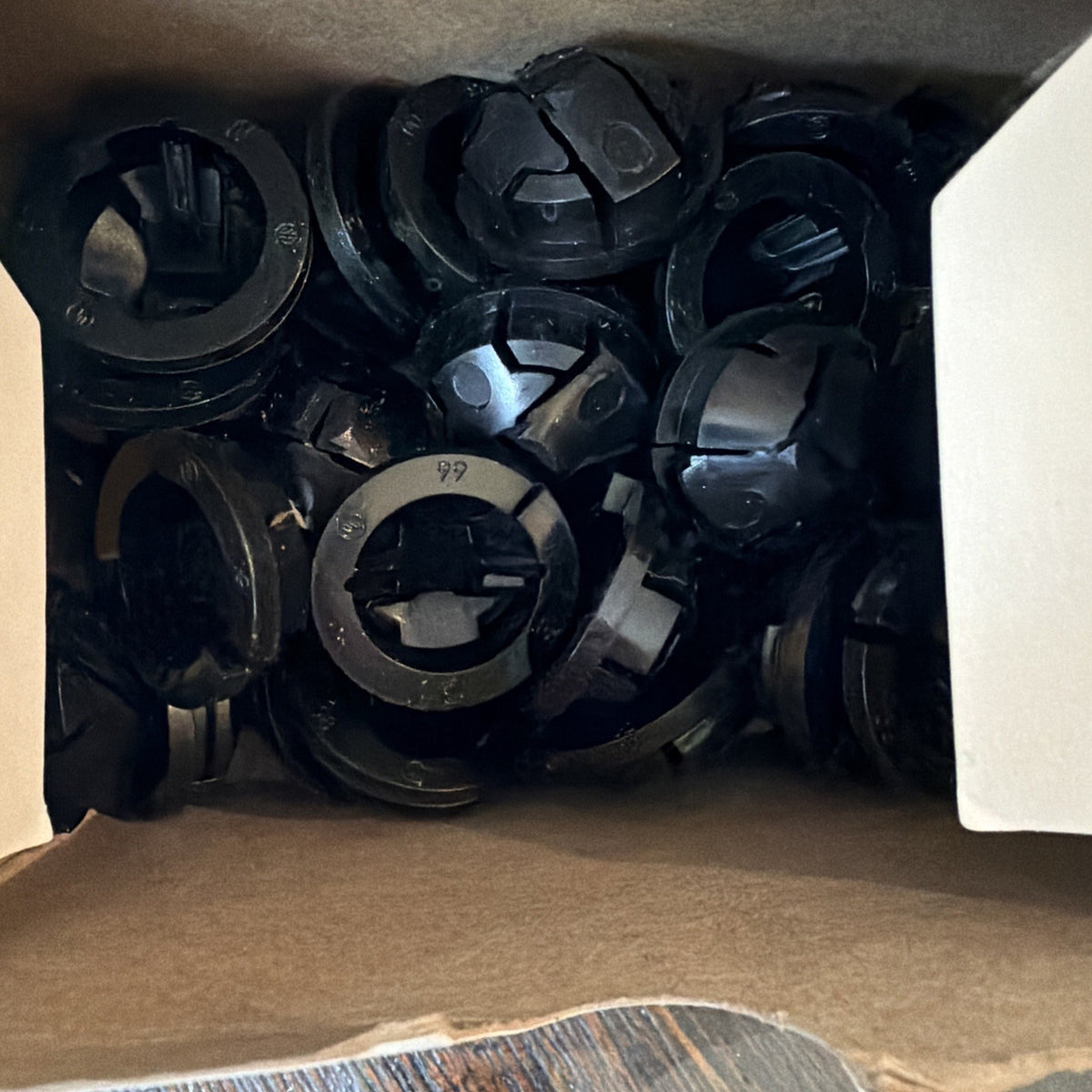 Lot of 50 Arlington NM95 3/4" Black Button Push-In Connectors for NM Cable