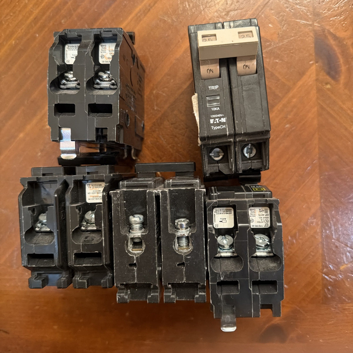 Lot of 5 Assorted 25 Amp 2-Pole Circuit Breakers Eaton BR CH Square D Homeline