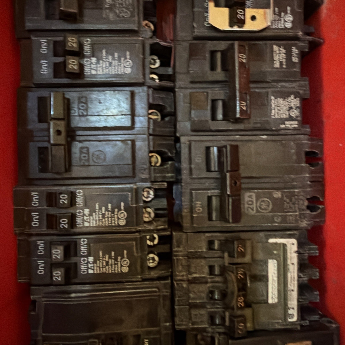 Lot of 15 Circuit Breakers 20A 2-Pole Square D QO Eaton BR Contractor Pack