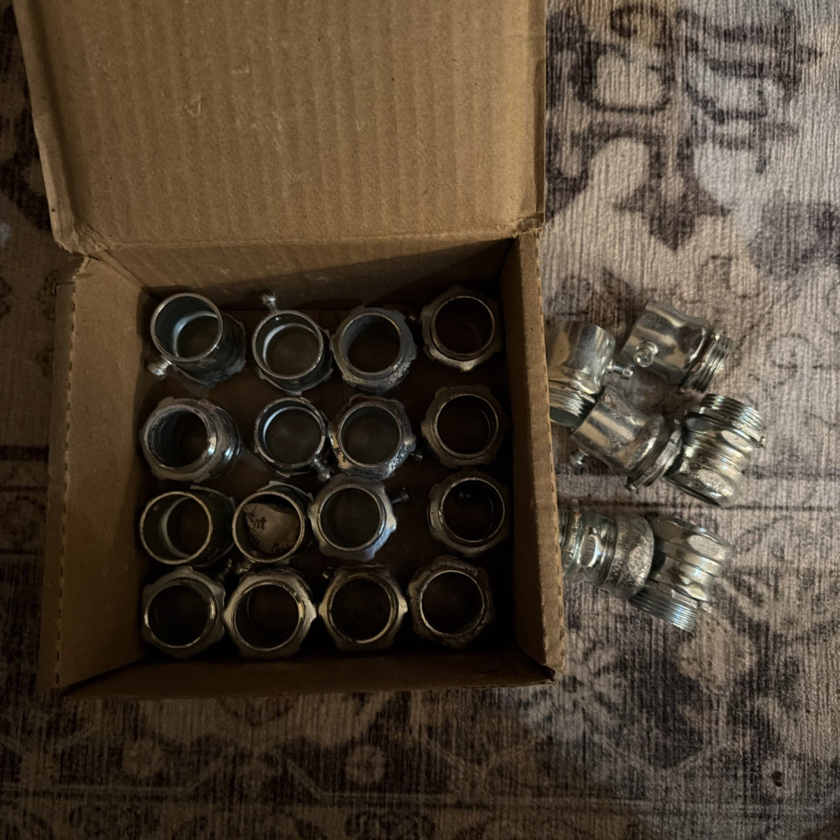 Lot of 22 Eaton Crouse-Hinds 451 3/4" EMT Set Screw Box Conduit Connectors