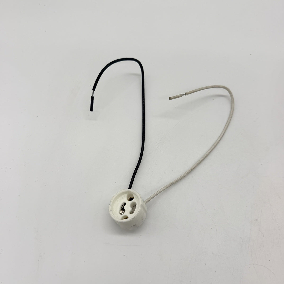 Leviton Ceramic GU10 Twist Lock Lampholder with Wire Leads