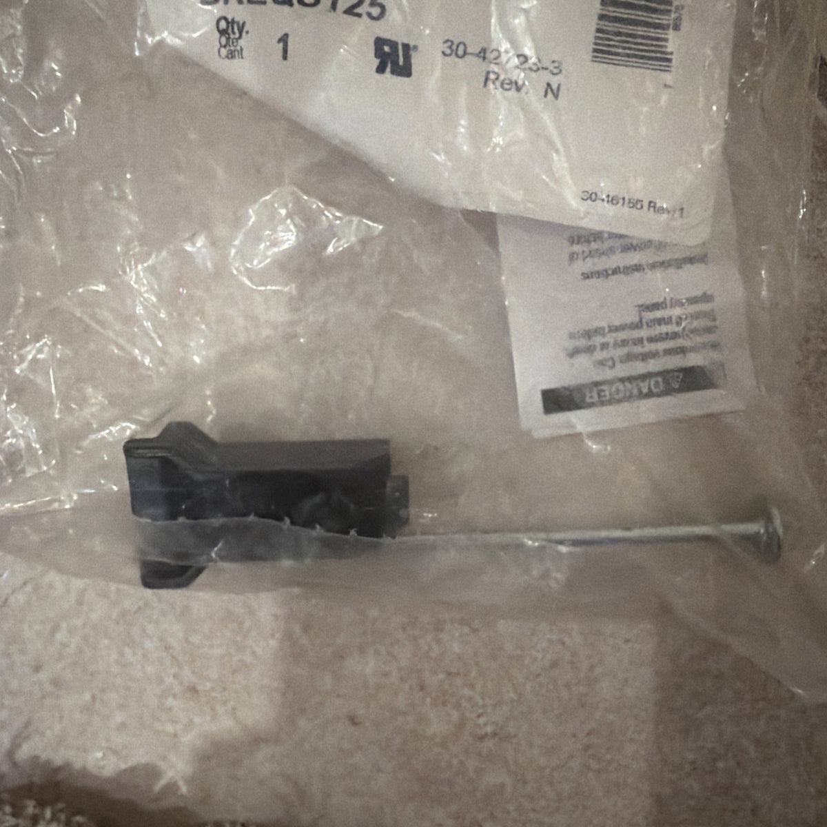 Eaton BREQS125 Circuit Breaker Hold Down Screw Kit for BR Main Breaker 125A