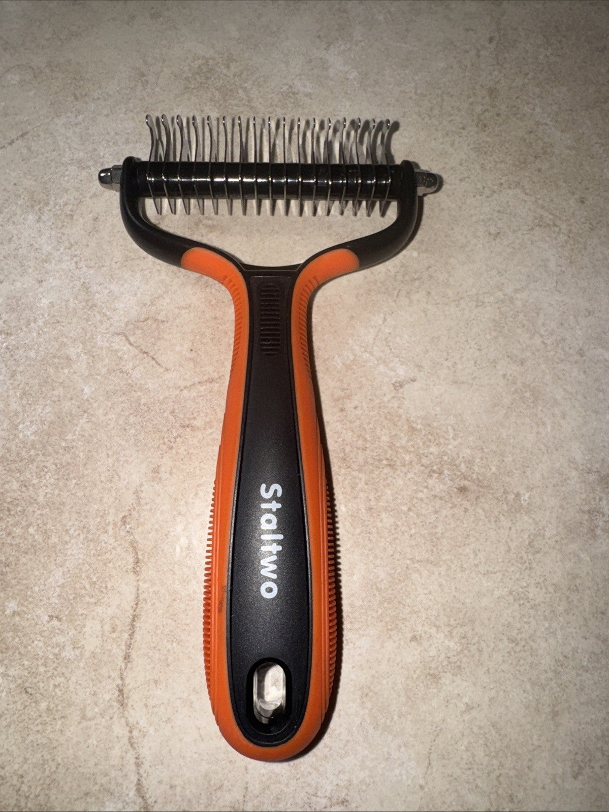 Staltwo 2-in-1 Deshedding Dog Brush Undercoat Rake, Orange Rubber, New No Box