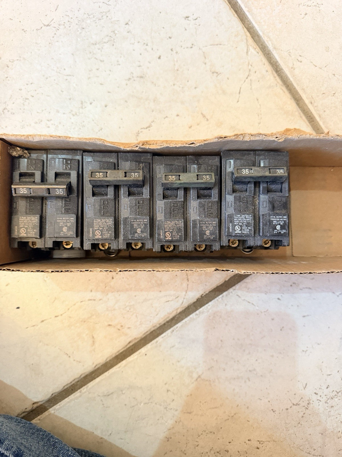 Lot of 4 Siemens Q235 35 Amp 2-Pole Circuit Breakers Type QP 120/240V
