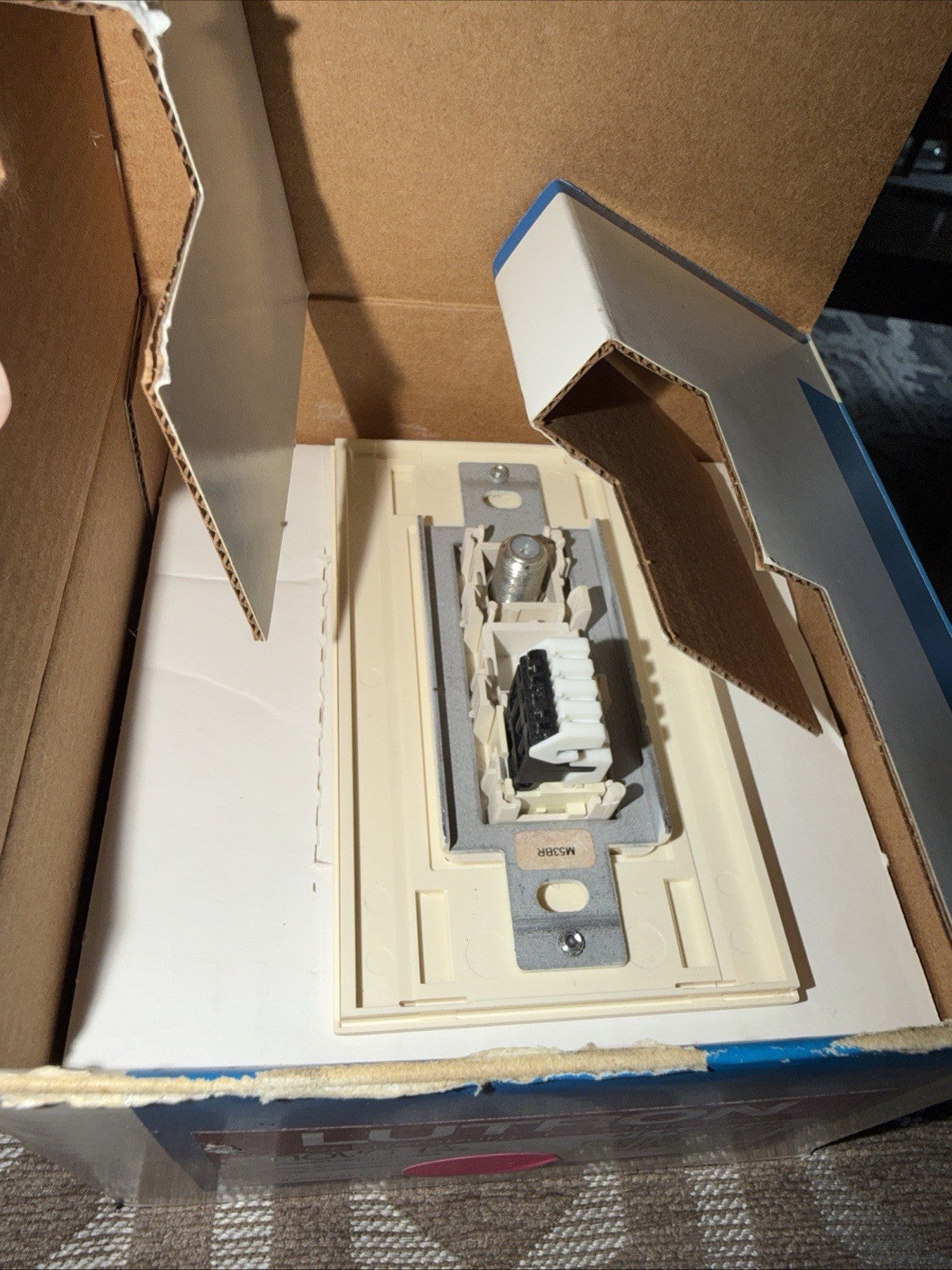 Lutron Nova NT-PJ8CJ-BE Cable / Telephone Jack 8 Conductor 75 Ohm Beige
