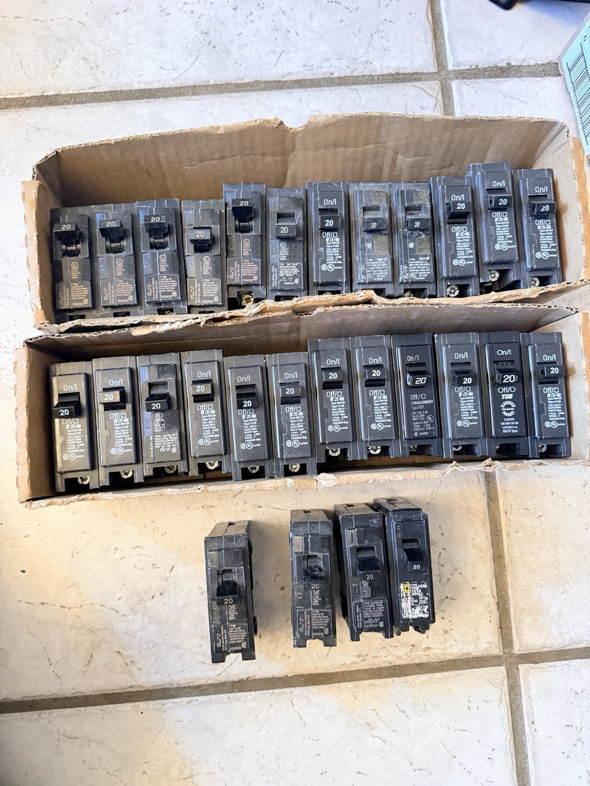 Lot of 28 Assorted 20 Amp Single Pole Circuit Breakers Siemens Eaton Murray Square D