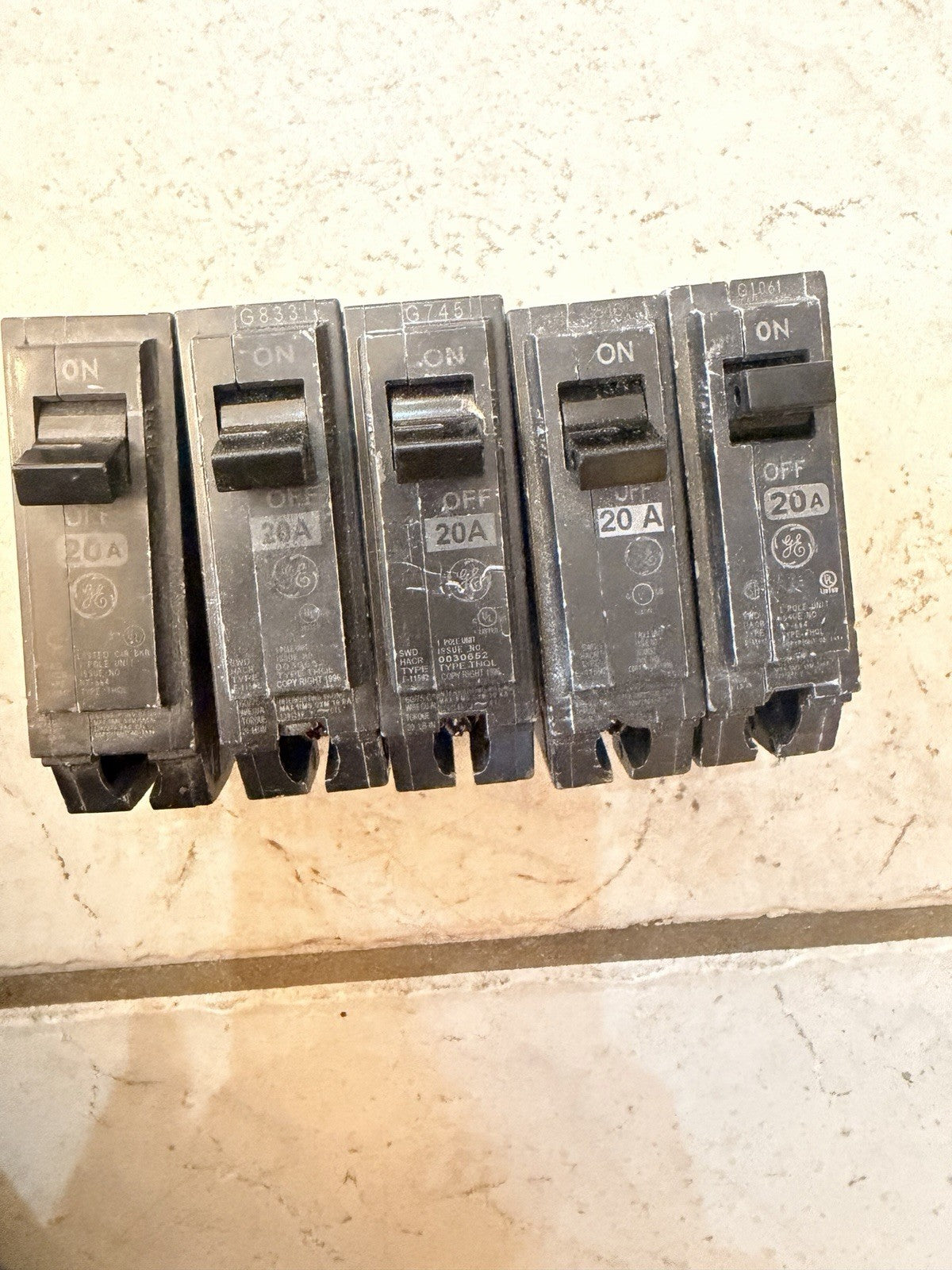 Lot of 5 GE THQL 20 Amp Single Pole Plug-In Circuit Breakers