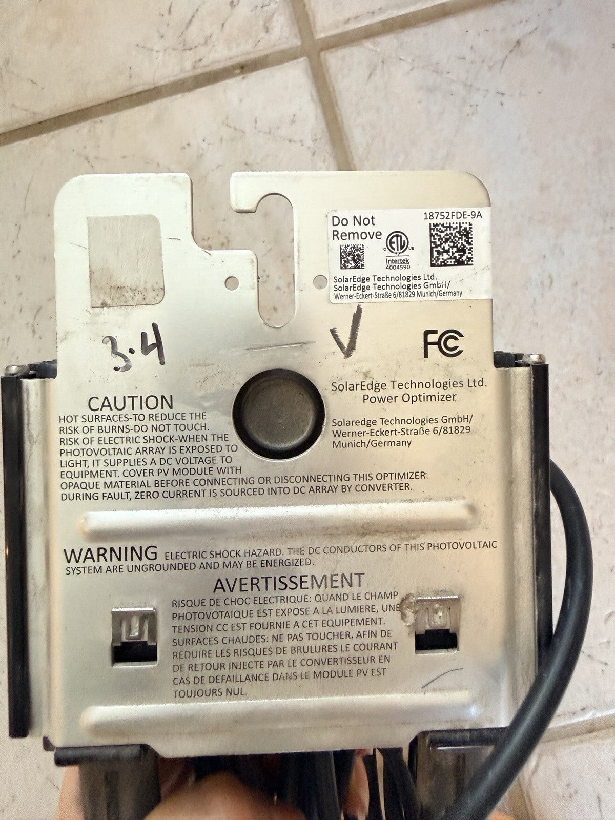 SolarEdge S1201 Solar Power Optimizer with Cables and Mounting Bracket - Used